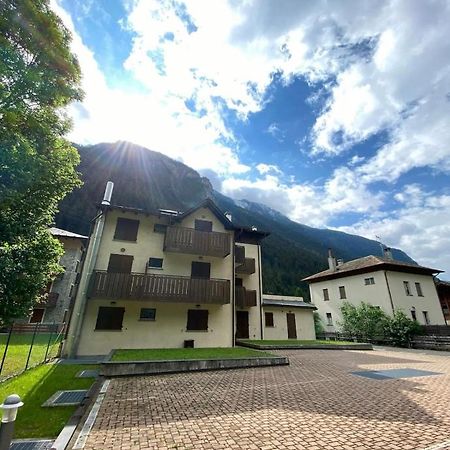 Ferienwohnung Bianchina - Bilocale Con Giardino Privato Valdisotto Exterior foto